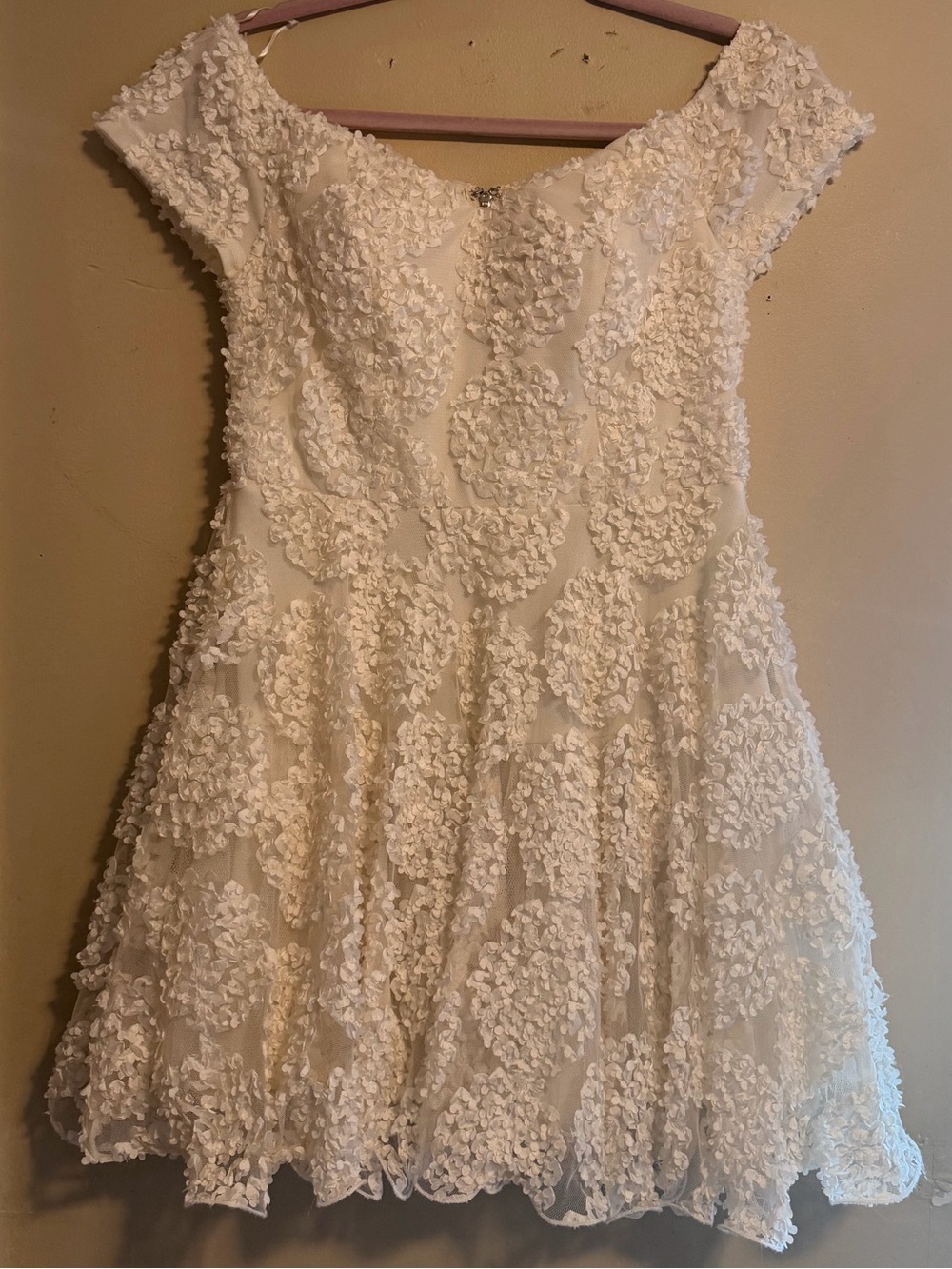 Fashion Nova White Cream floral mini dress size Medium Wedding Graduation -I